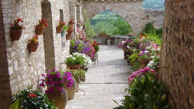 Kilimangiaro, ultimi giorni per votare Spello come “Borgo dei Borghi”