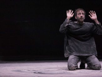Daniele Aureli in "Teoria del cracker", venerdì al Teatro Subasio Spello