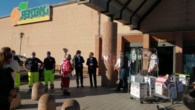 Solidarietà alimentare, i dipendenti del Superconti donano ore di lavoro