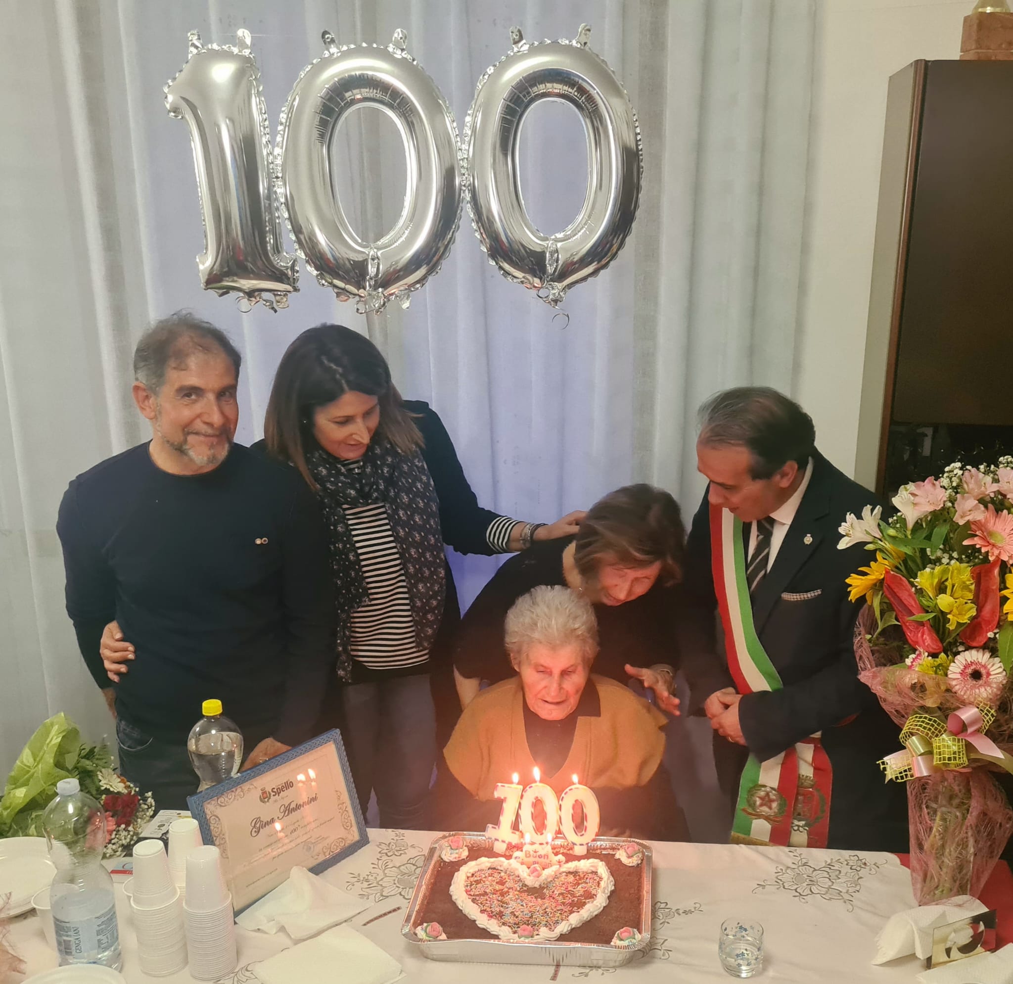Festa Di Compleanno Con Palloncini Illustrazione Vettoriale - Illustrazione: 162580686