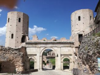 Spello: Viaggio tra Storia e Meraviglie Umbria Romana e Medievale