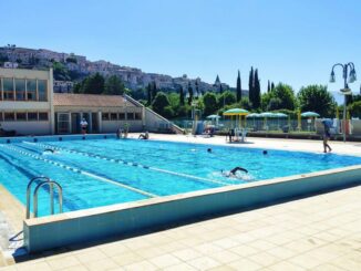 La Piscina Comunale di Spello Estate Offerta Ricca di Attività