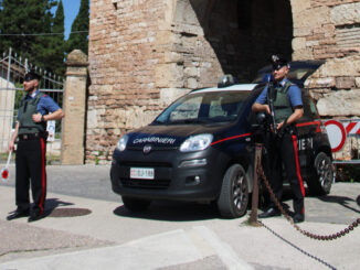 Violenta più volte una 50enne affetta da ritardo mentale, arrestato 79enne a Spello