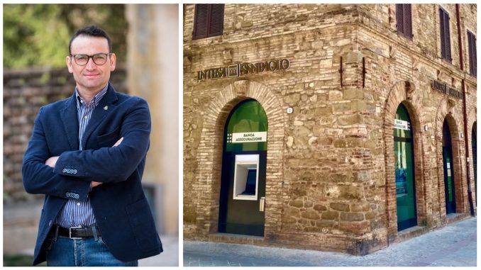 Protesta contro la chiusura dello sportello bancario