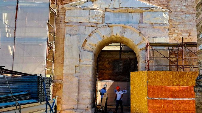 Restauro e valorizzazione di Porta Urbica a Spello