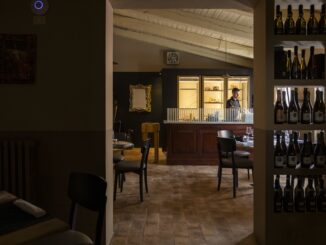 Braceria inaugura a Spello tra braci vive e antichi grani