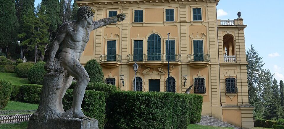 Rosa digitale trasforma Spello con guida per Villa FideliaXR