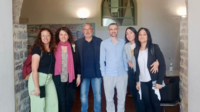 Spello: la Commissione mensa pranza con i bimbi a scuola